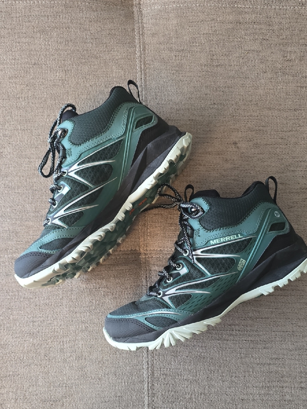 Merrell Black and Dark Green Trail Shoes - Picture 2 of 9